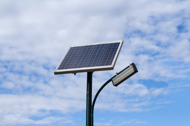 Straßenlampe mit Solarmodul